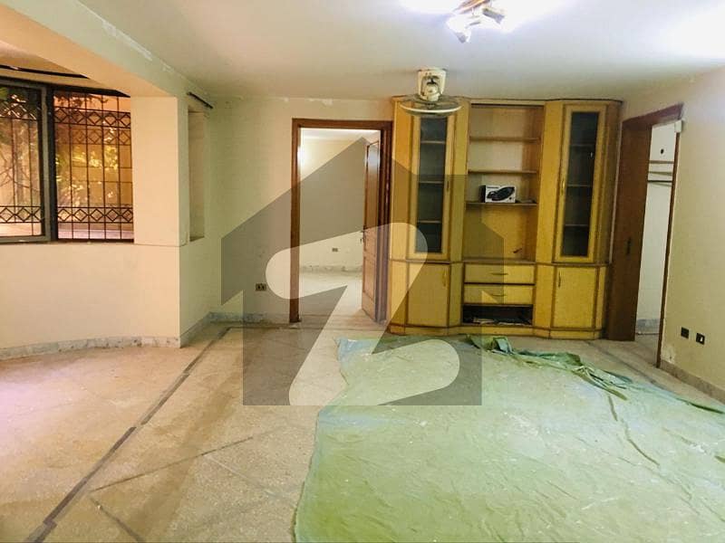ایف ۔ 10 اسلام آباد میں 6 کمروں کا 1 کنال مکان 22.0 کروڑ میں برائے فروخت۔