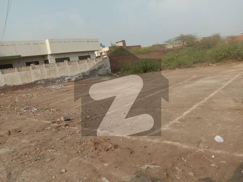 252 Square Feet Commercial Plot In Stunning 204 Chak Road Is Available For sale
