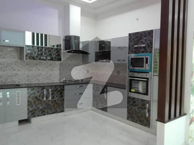 رحمان گارڈنز فیصل آباد میں 3 کمروں کا 5 مرلہ مکان 1.25 کروڑ میں برائے فروخت۔