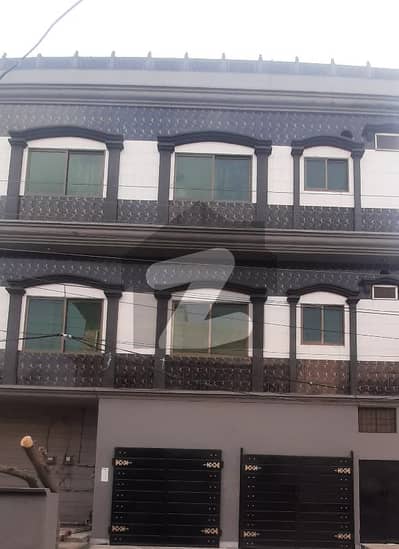 ستیانہ روڈ فیصل آباد میں 10 کمروں کا 7 مرلہ عمارت 5.25 کروڑ میں برائے فروخت۔