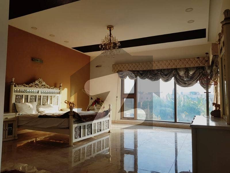 ٹیک سوسائٹی لاہور میں 7 کمروں کا 2 کنال مکان 11 کروڑ میں برائے فروخت۔