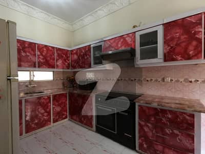 Corner 240 Square Yards House In Central Gulshan-e-Iqbal - Block 1 For sale