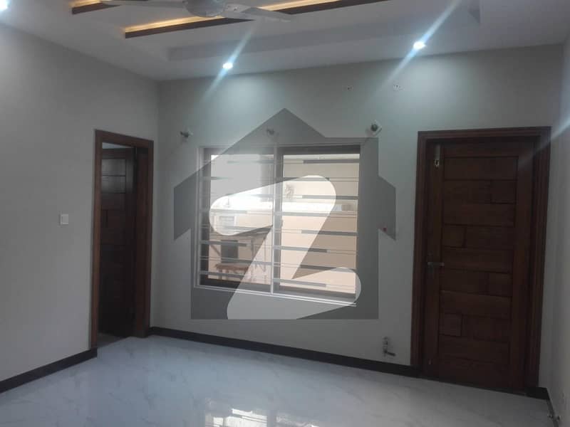 Bahria Town Phase 7 House Sized 10 Marla For rent