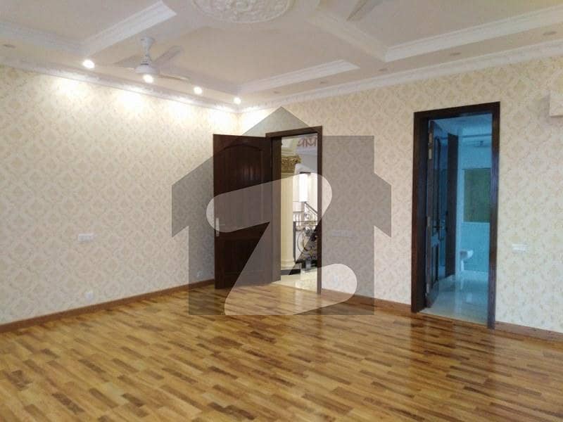 Highly-Desirable Upper Portion Available In Gulbahar Park For rent