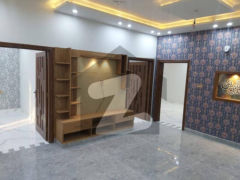 پیراڈائیز ویلی فیصل آباد میں 5 کمروں کا 2.25 کنال مکان 20 کروڑ میں برائے فروخت۔