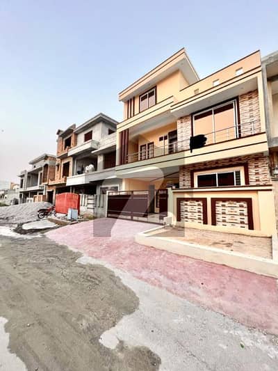 جناح گارڈنز ۔ بلاک اے جناح گارڈنز ایف ای سی ایچ ایس اسلام آباد میں 5 کمروں کا 7 مرلہ مکان 2.5 کروڑ میں برائے فروخت۔