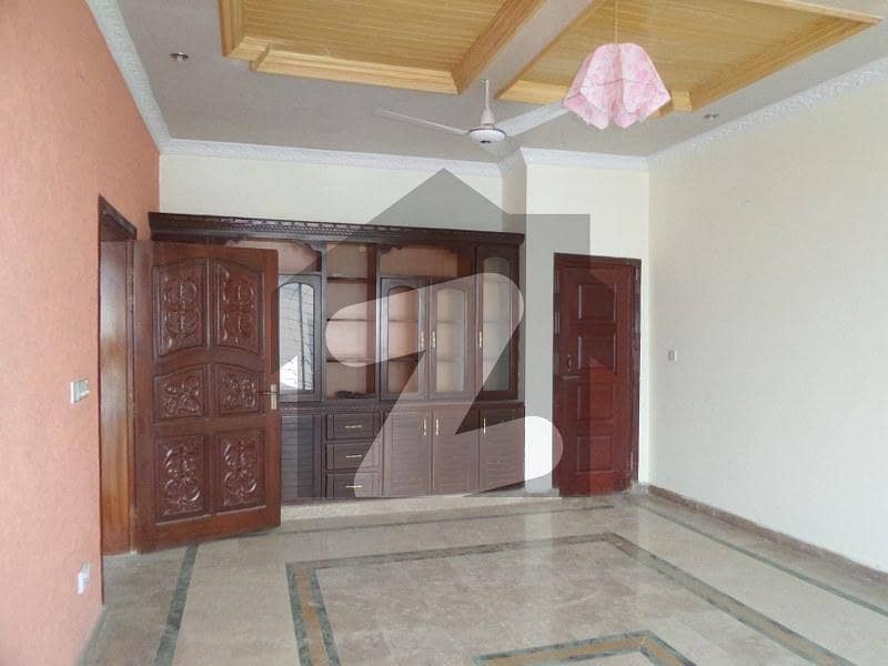 1 Kanal House In Tufail Road For Rent