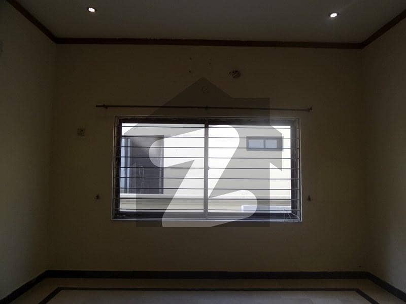 خادم حسین روڈ راولپنڈی میں 4 کمروں کا 11 مرلہ مکان 85 ہزار میں کرایہ پر دستیاب ہے۔