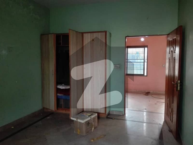 Perfect 5 Marla Lower Portion In Allama Iqbal Town - Nargis Block For Rent