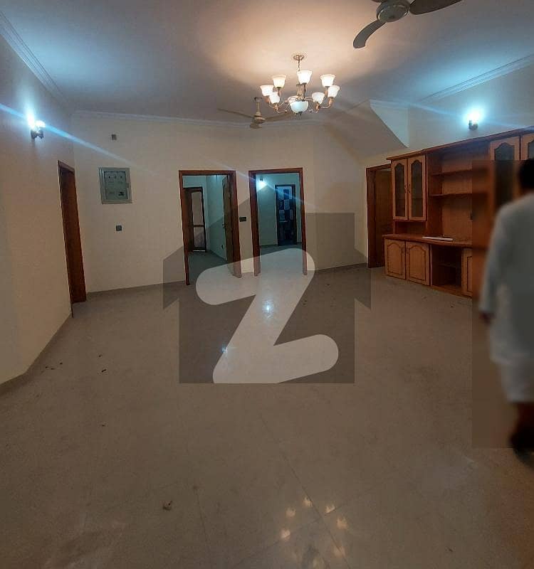 گارڈن ٹاؤن - طارق بلاک گارڈن ٹاؤن لاہور میں 2 کمروں کا 10 مرلہ بالائی پورشن 70 ہزار میں کرایہ پر دستیاب ہے۔