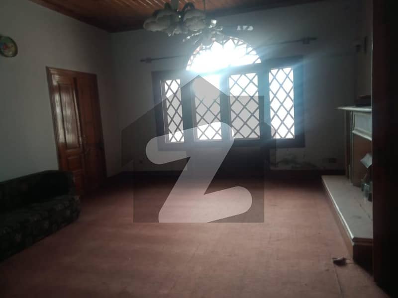 16 Marla Double Storey House For Sale At Habibullah Colony