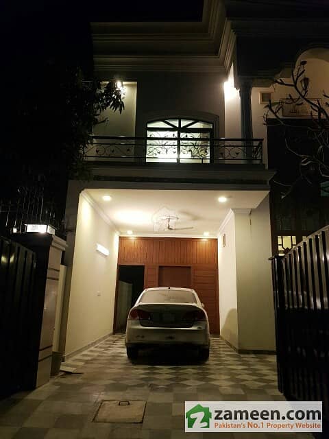 10 Marla Outclass House In A1 Block Bor Board Lahore