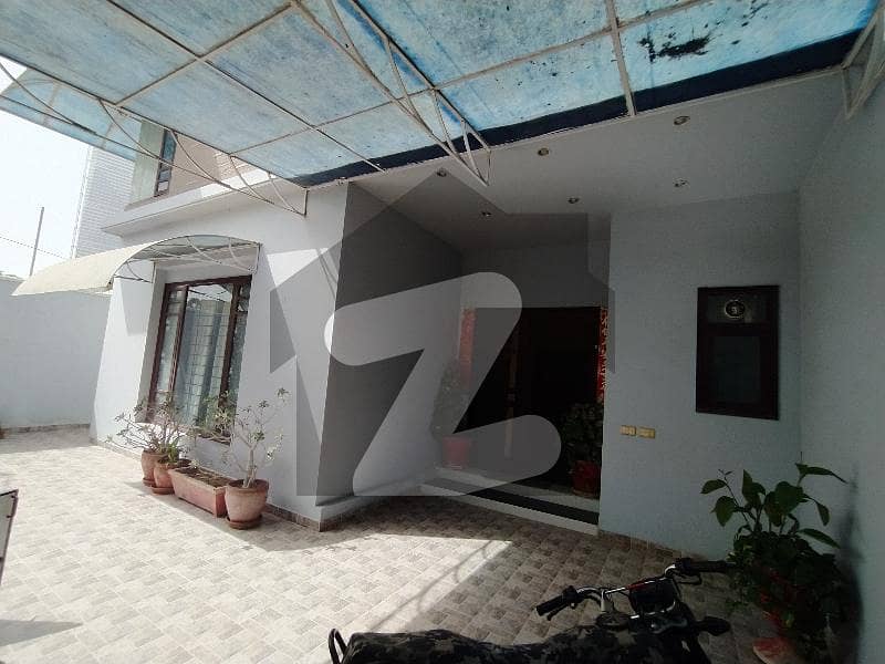 کلفٹن کراچی میں 4 کمروں کا 10 مرلہ مکان 2.5 لاکھ میں کرایہ پر دستیاب ہے۔ کلفٹن کراچی میں 4 کمروں کا 10 مرلہ مکان 2.5 لاکھ میں کرایہ پر دستیاب ہے۔