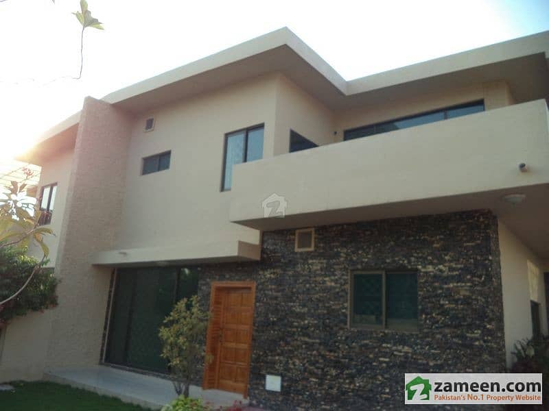 F-8/3 - Brand New House, 4 Bedrooms, Tiled Flooring For Sale 1000 Sq. yard