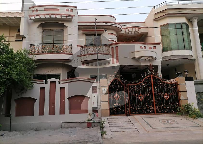 10 Marla Beautiful House For Sale in Wapda Town Gujranwala Block-B2