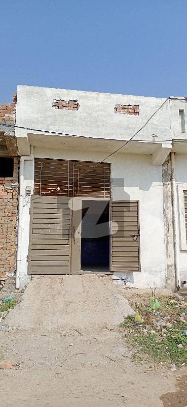 450 Square Feet House In Razaq Town For Sale