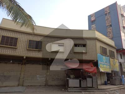 فردوس کالونی لیاقت آباد کراچی میں 16 مرلہ عمارت 11 کروڑ میں برائے فروخت۔