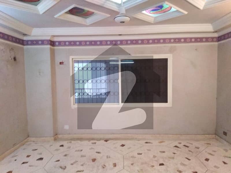 2600 Square Feet Flat In Karachi Is Available For rent