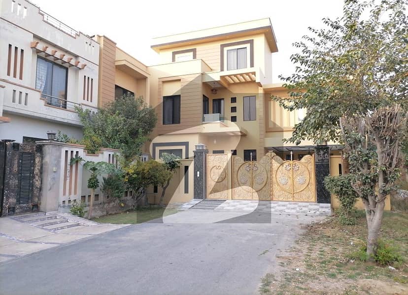 1 Kanal Beautiful House For Sale in Canal view Sector-4