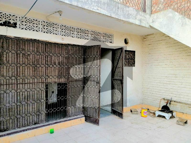 10 Marla old Houses for Sale in Alyas Park, Kot Lakhpat, Lahore