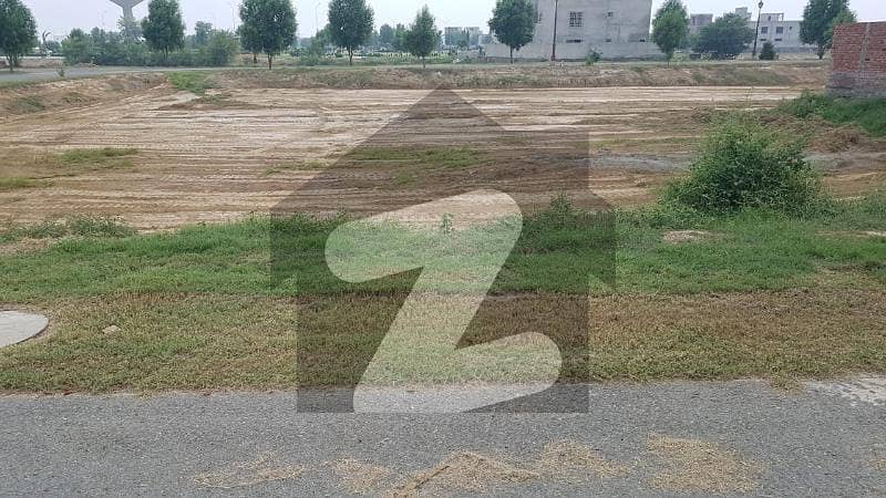 5 Marla Commercial plot on Back of Main Boulevard For Sale