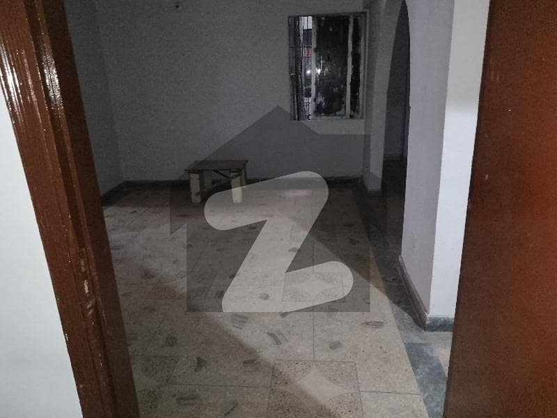 Spacious Flat Is Available For Rent In Ideal Location Of Gulistan-E-Jauhar - Block 18