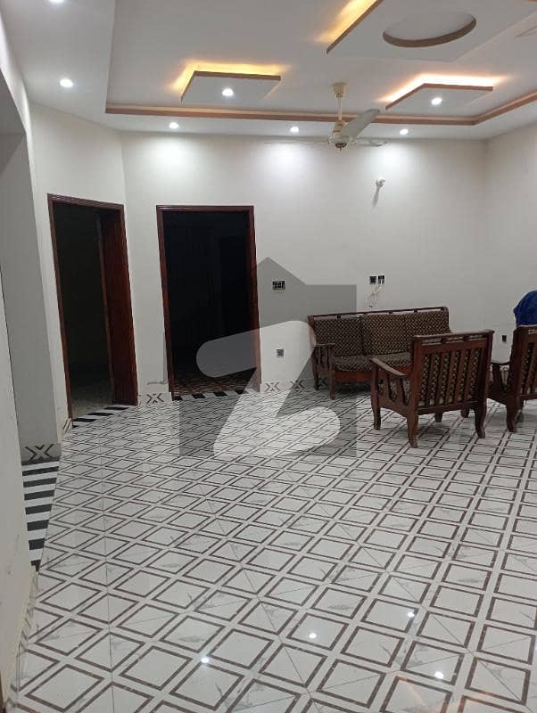 2250 Square Feet Upper Portion In Izmir Town - Block N For Rent