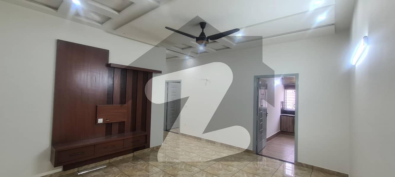 Gujranwala Dc Colony Flat For Rent