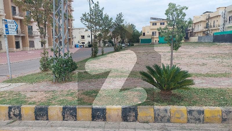1 kanal Prime Location  Plot For sale in Sector A Bahria Enclave islamabad.