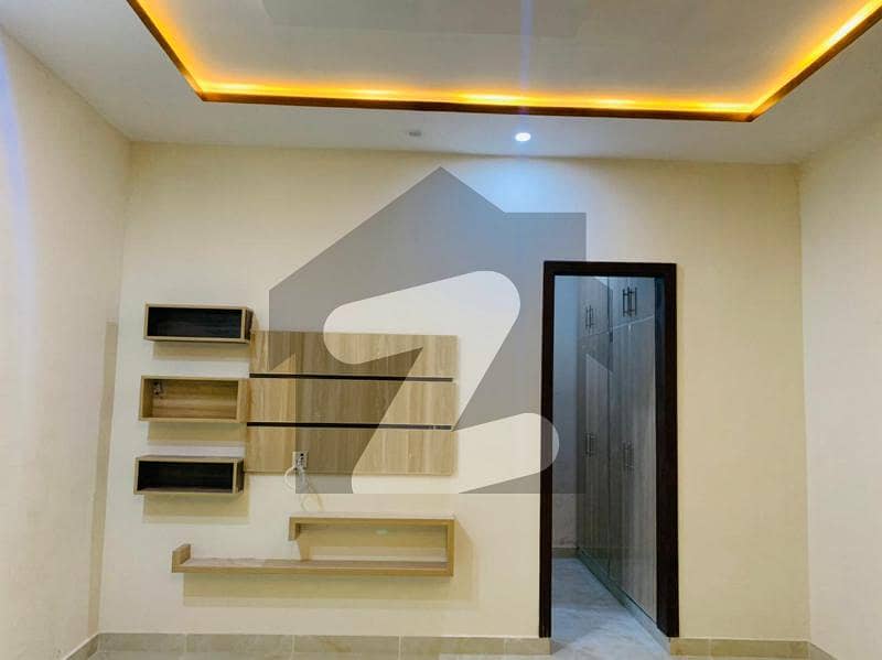 Superb Location 1 Kanal Upper Portion Available For Rent In Lda Avenue - Block M