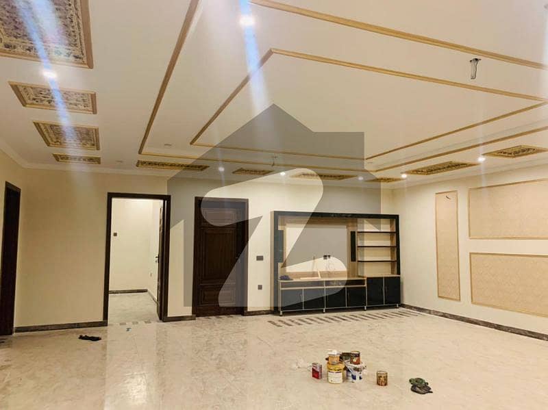 1 Kanal Ideal Location Upper Portion Available For Rent In Lda Avenue - Block F