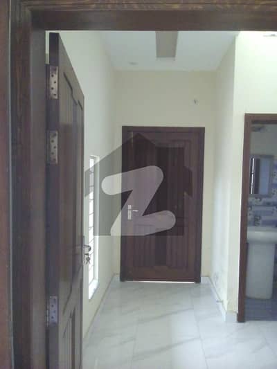ویلینشیاء ۔ بلاک ایم ویلینشیاء ہاؤسنگ سوسائٹی لاہور میں 4 کمروں کا 10 مرلہ بالائی پورشن 70 ہزار میں کرایہ پر دستیاب ہے۔