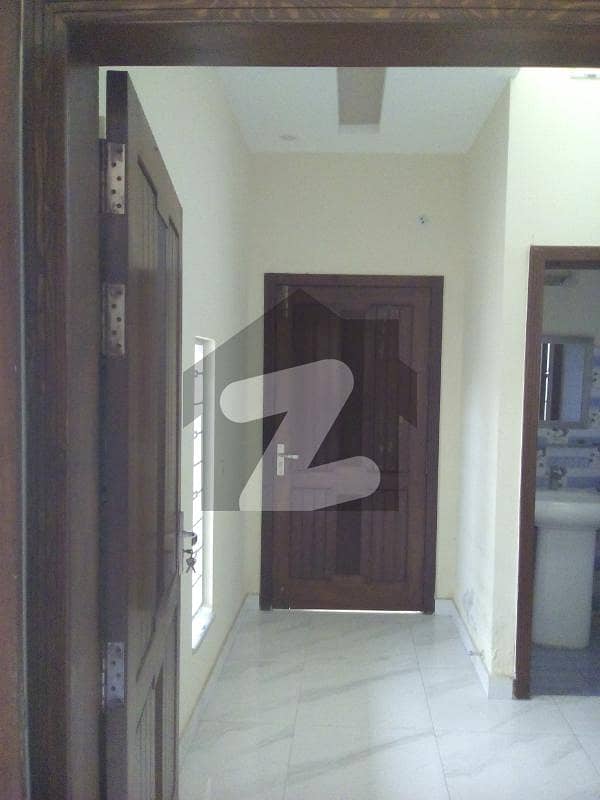 10 Marla Upper Portion Available For Rent In Valencia Town Lahore