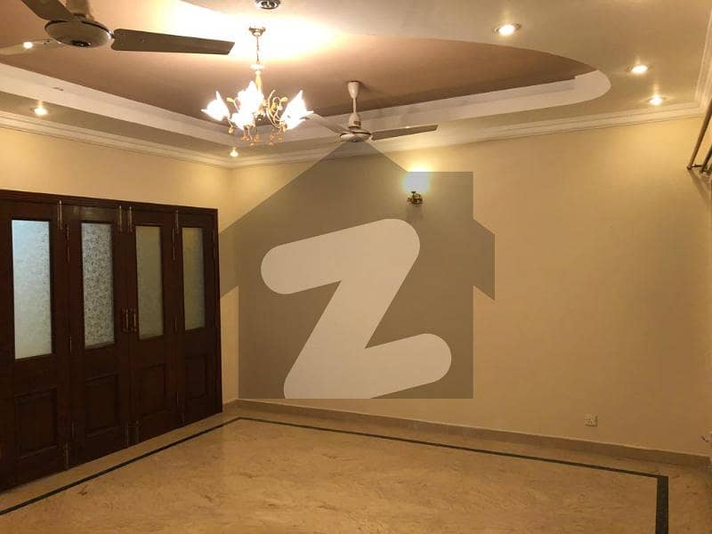 Separate Gate 1 Kanal Upper Portion For Rent