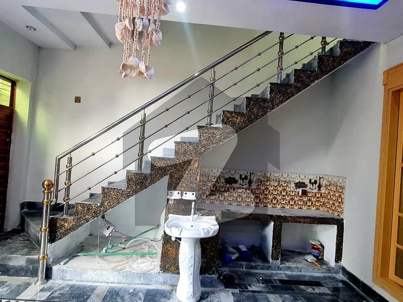 ڈلا زیک روڈ پشاور میں 3 کمروں کا 2 مرلہ مکان 47 لاکھ میں برائے فروخت۔
