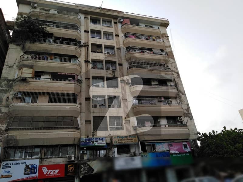 کلفٹن ۔ بلاک 2 کلفٹن کراچی میں 3 کمروں کا 8 مرلہ پینٹ ہاؤس 2 کروڑ میں برائے فروخت۔