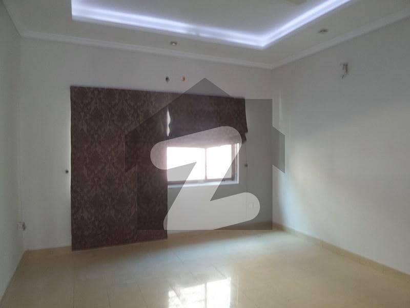 Spacious 10 Marla House Available For sale In Lalazar 2