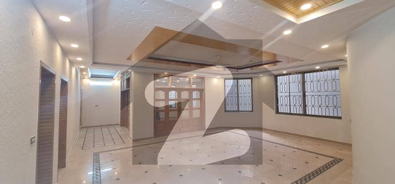 ای ۔ 11/4 ای ۔ 11 اسلام آباد میں 3 کمروں کا 1 کنال زیریں پورشن 1.3 لاکھ میں کرایہ پر دستیاب ہے۔