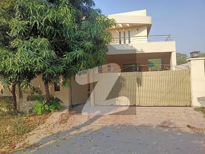 1 Kanal Slightly Used Bungalow For Sale In Eme Society