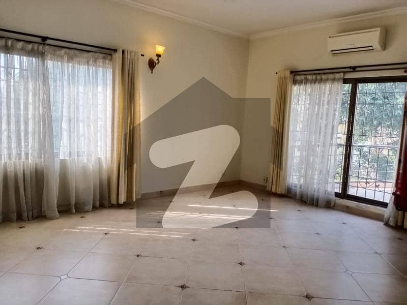 Spacious 2 Kanal House For Rent