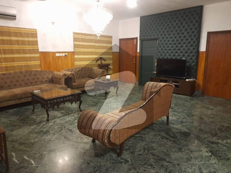 ایف ۔ 11 اسلام آباد میں 3 کمروں کا 13 مرلہ مکان 8.5 کروڑ میں برائے فروخت۔