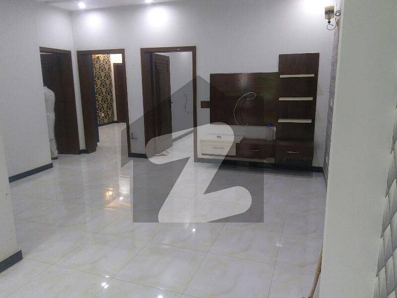 سن فورٹ گارڈنز لاہور میں 5 کمروں کا 6 مرلہ مکان 1.95 کروڑ میں برائے فروخت۔