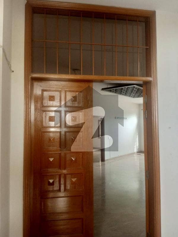 Get This Amazing 4500 Square Feet Lower Portion Available In Khayaban-E-Ittehad Road