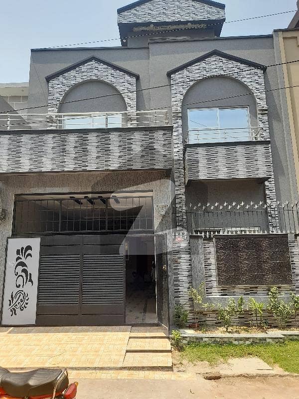 علی عالم گاڈرن لاہور میں 5 کمروں کا 8 مرلہ مکان 1.9 کروڑ میں برائے فروخت۔