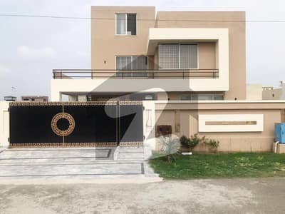 18 Marla Double Storey House For Sale In Bankers Avenue