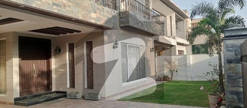 1 Kanal Full Furnished House on Ideal Location Available for Sale