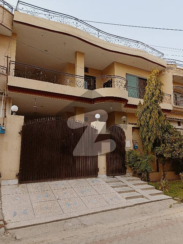 مرغزار آفیسرز کالونی ۔ بلاک آر مرغزار آفیسرز کالونی لاہور میں 4 کمروں کا 10 مرلہ مکان 2.5 کروڑ میں برائے فروخت۔