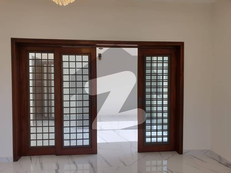 Prime Location Lower Portion 5 Marla For rent In Bahria Town Phase 3