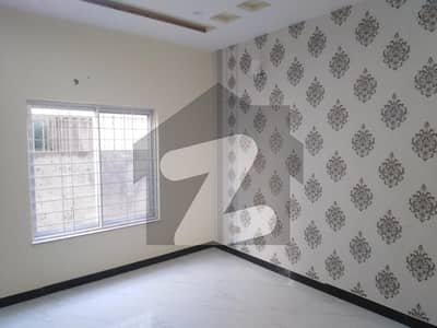 A 10 Marla Lower Portion Located In Cantt Is Available For rent