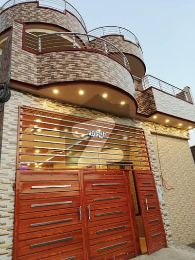 ایم اے جناح روڈ ملتان میں 5 کمروں کا 6 مرلہ مکان 1.3 کروڑ میں برائے فروخت۔